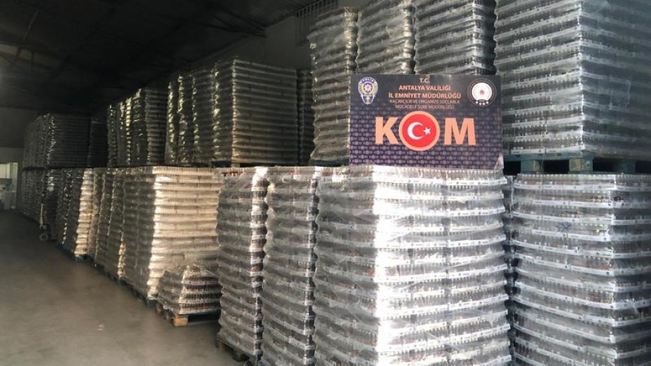 Antalya'da Dev Operasyon: 3.5 Milyon kaçak içki şişesi ele geçirildi